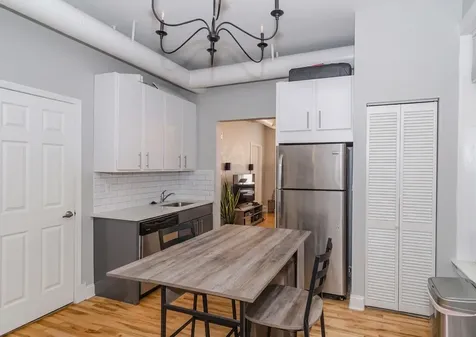 1304 West Ohio Street Chicago IL 60642