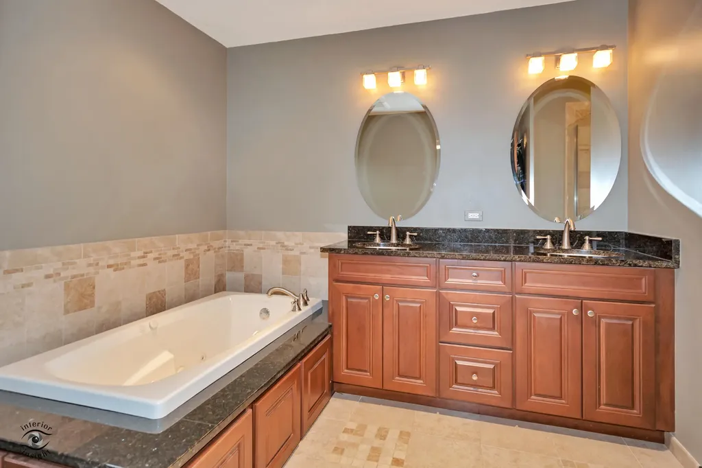 1121 Lacebark Court Darien IL 60561