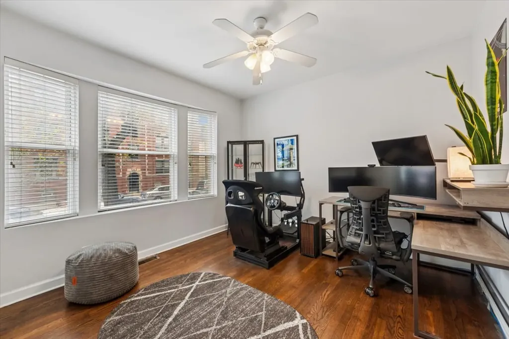 2204 West Winona Street Chicago IL 60625