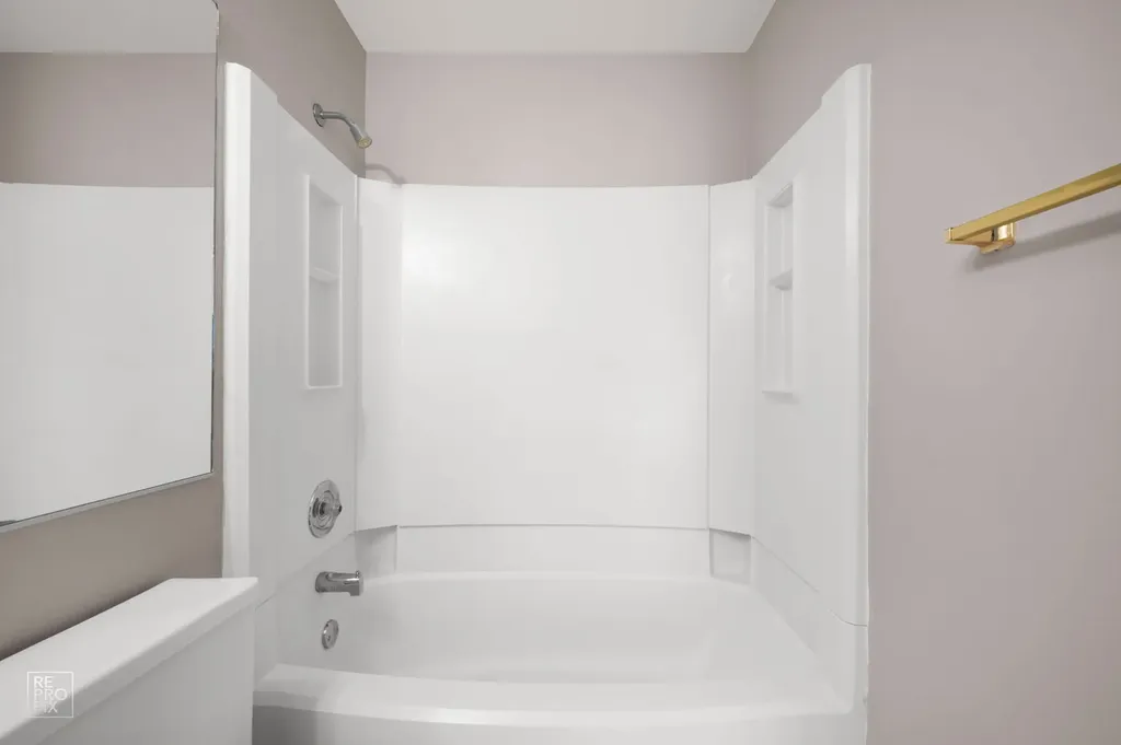 321 Clairemont Court Aurora IL 60504