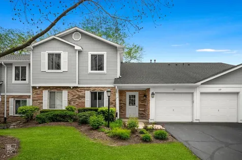 321 Clairemont Court Aurora IL 60504