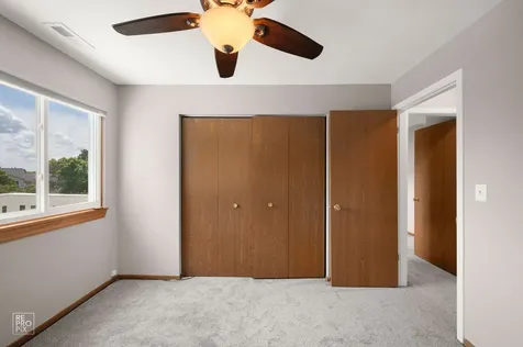 321 Clairemont Court Aurora IL 60504