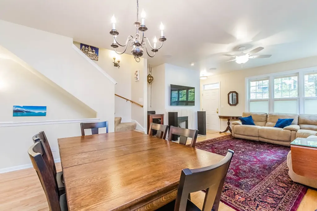 220 West Scott Street Chicago IL 60610