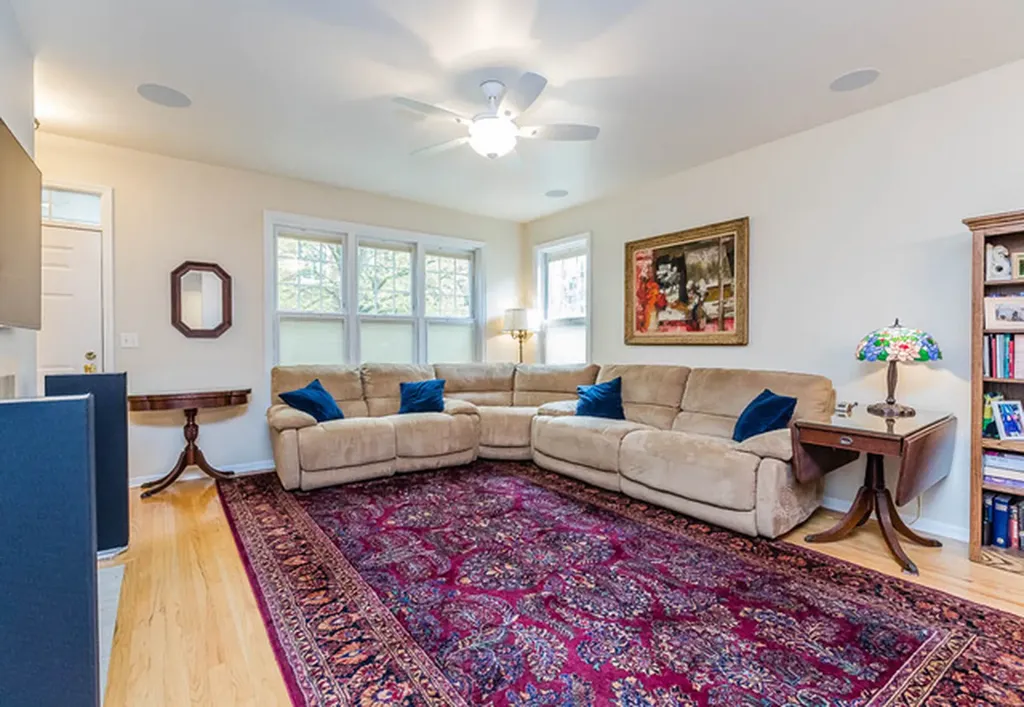 220 West Scott Street Chicago IL 60610