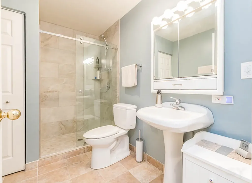 220 West Scott Street Chicago IL 60610