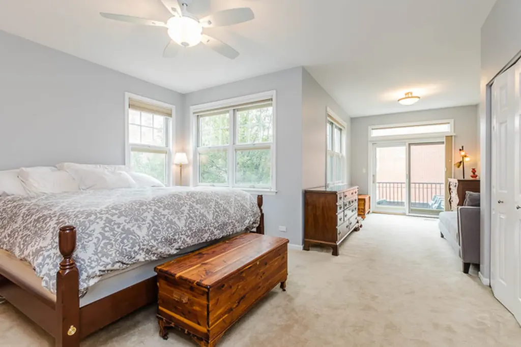 220 West Scott Street Chicago IL 60610