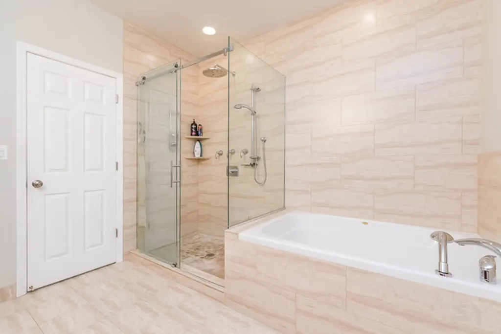 220 West Scott Street Chicago IL 60610