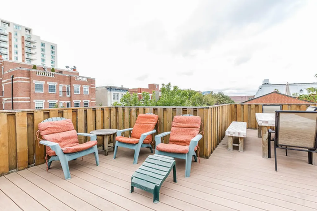 220 West Scott Street Chicago IL 60610