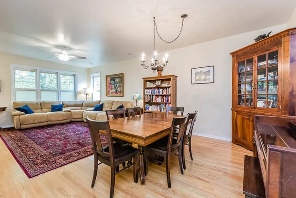 220 West Scott Street Chicago IL 60610