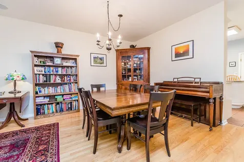 220 West Scott Street Chicago IL 60610