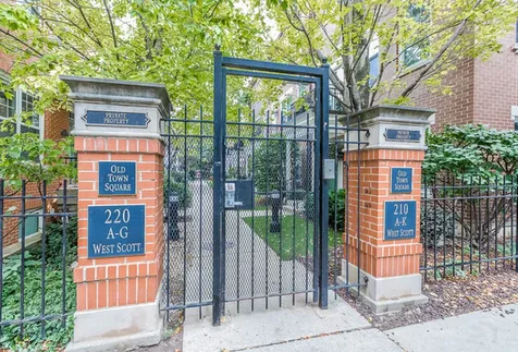 220 West Scott Street Chicago IL 60610