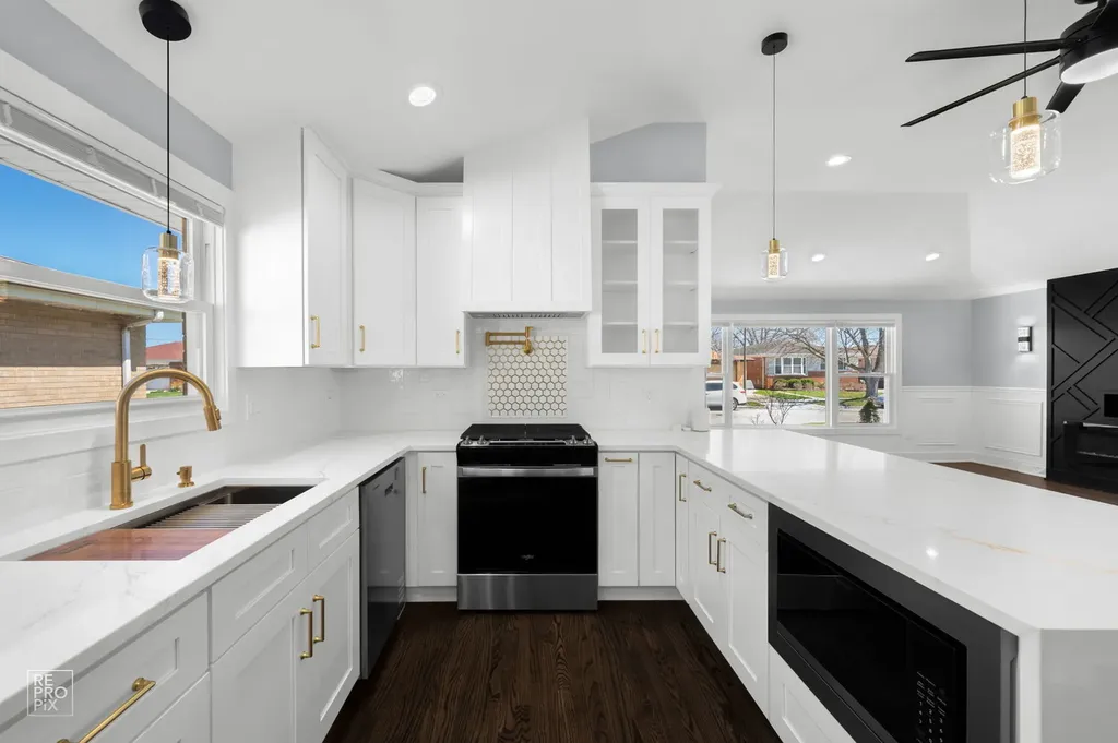 7954 South Kedvale Avenue Chicago IL 60652