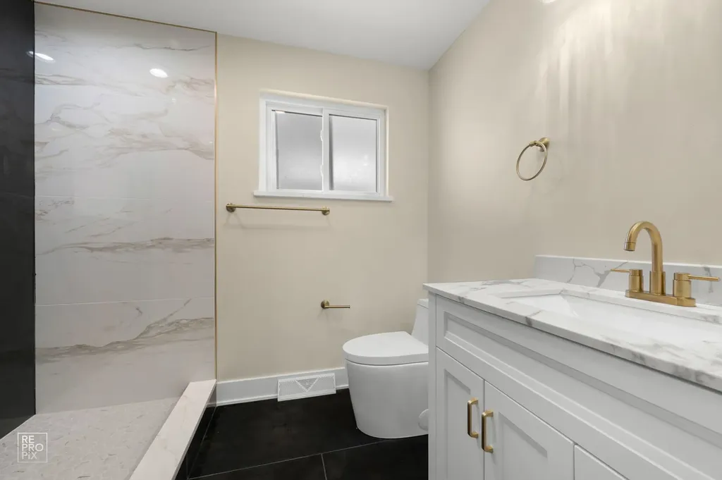 7954 South Kedvale Avenue Chicago IL 60652