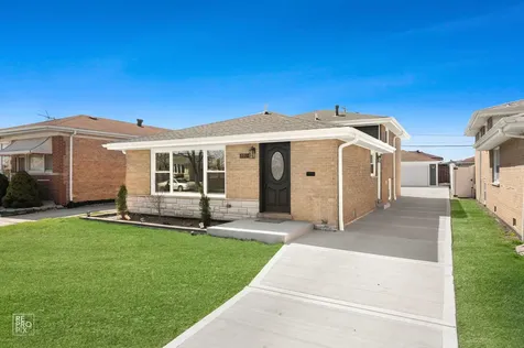 7954 South Kedvale Avenue Chicago IL 60652