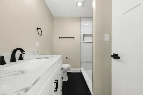 7954 South Kedvale Avenue Chicago IL 60652
