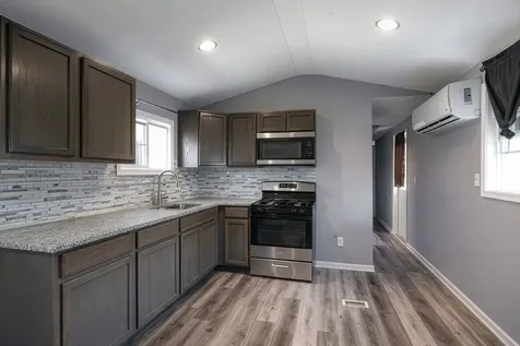 745 East Dayton Court Godley IL 60407