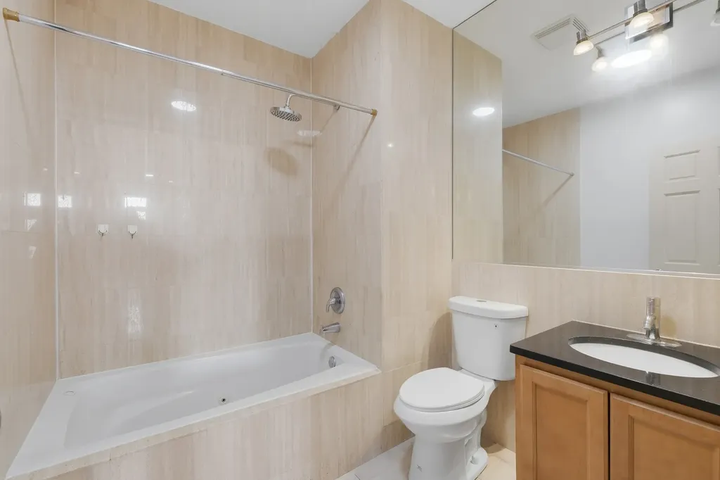 2843 South Wells Street Chicago IL 60616