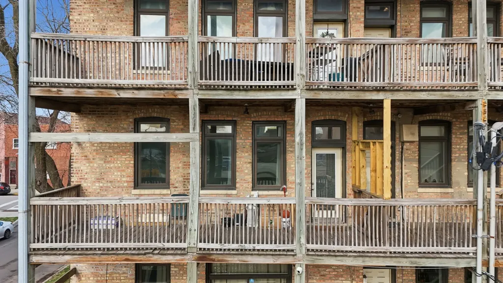 2843 South Wells Street Chicago IL 60616