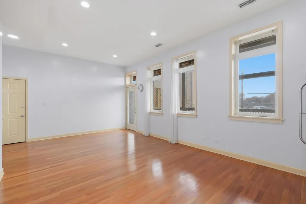 2843 South Wells Street Chicago IL 60616