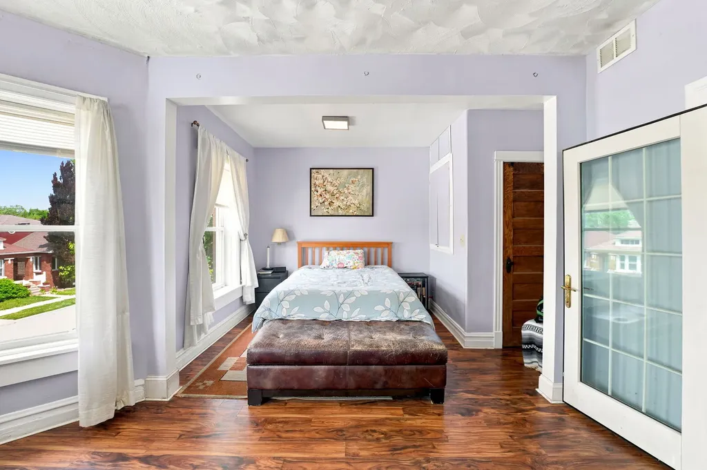7439 South Ellis Avenue Chicago IL 60619