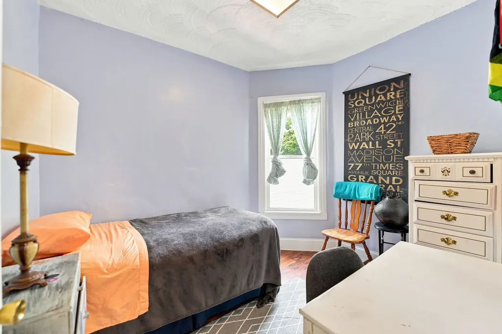 7439 South Ellis Avenue Chicago IL 60619
