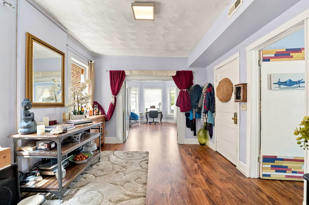 7439 South Ellis Avenue Chicago IL 60619
