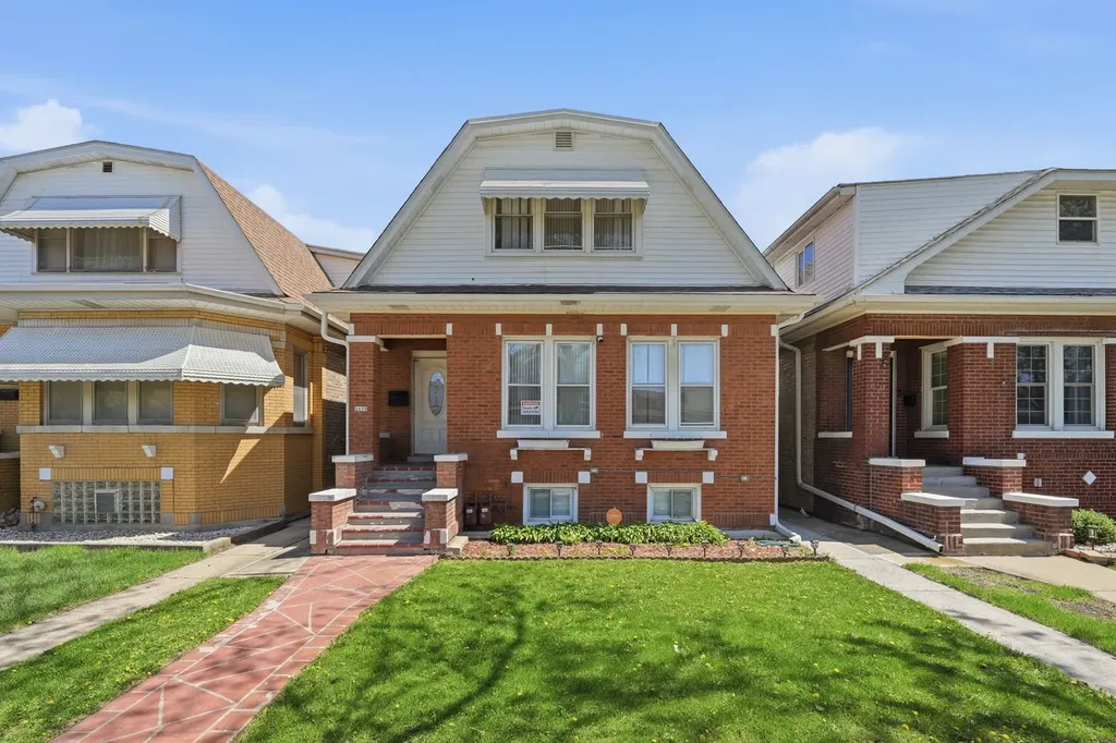 3135 North Kilbourn Avenue Chicago IL 60641