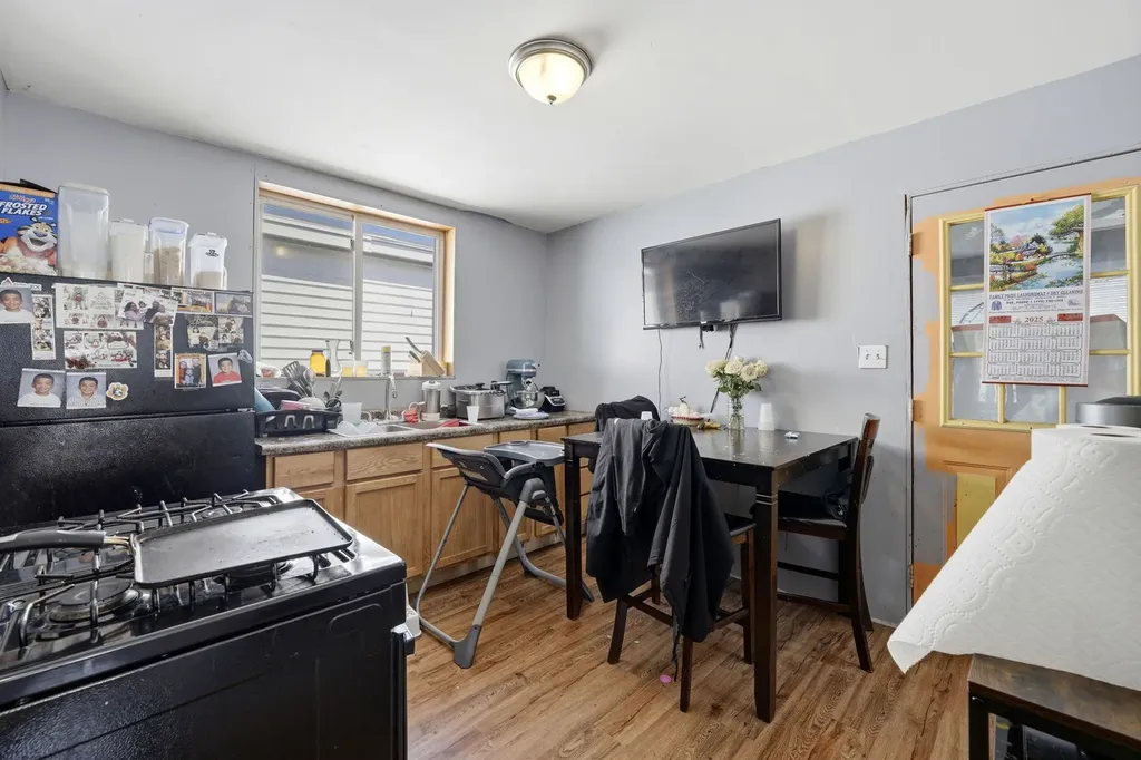 3135 North Kilbourn Avenue Chicago IL 60641
