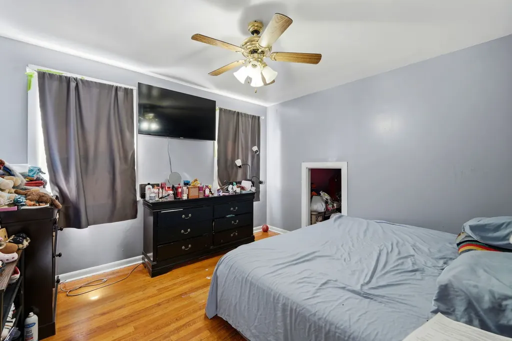 3135 North Kilbourn Avenue Chicago IL 60641