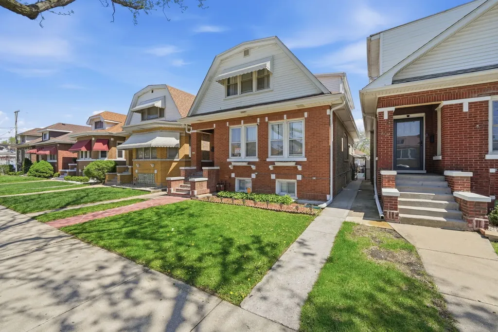 3135 North Kilbourn Avenue Chicago IL 60641