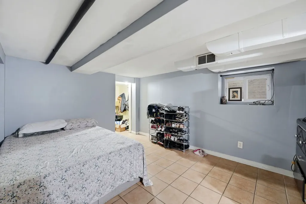 3135 North Kilbourn Avenue Chicago IL 60641