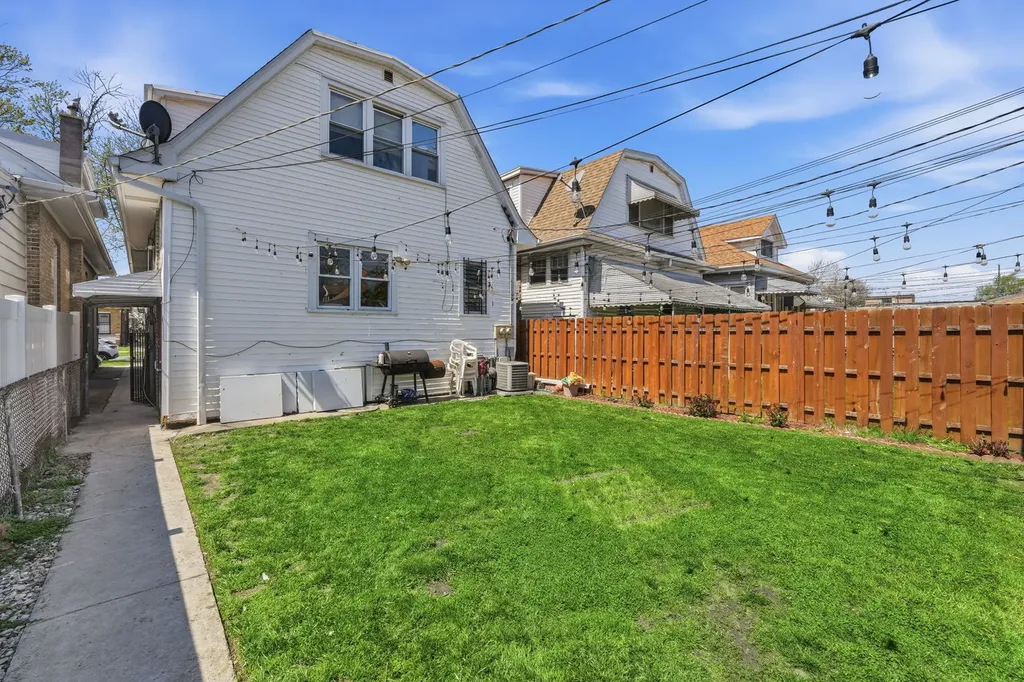 3135 North Kilbourn Avenue Chicago IL 60641