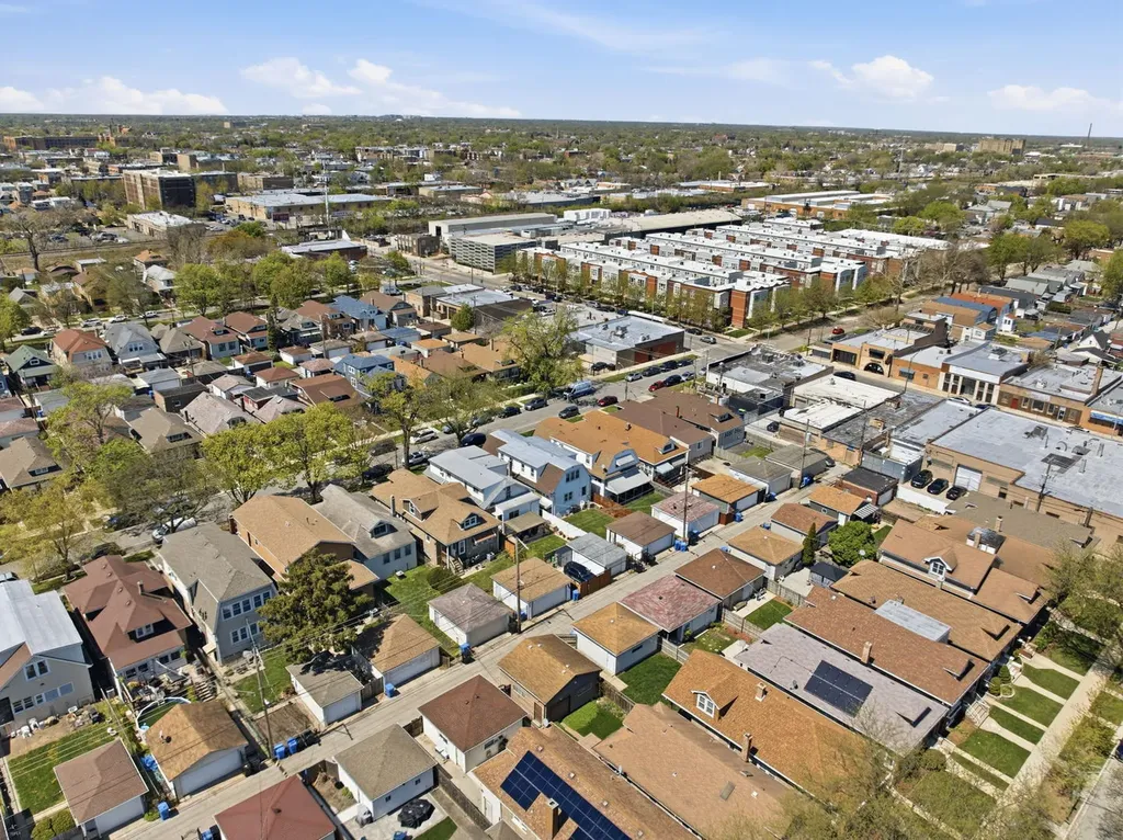 3135 North Kilbourn Avenue Chicago IL 60641