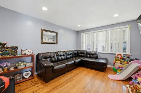 3135 North Kilbourn Avenue Chicago IL 60641