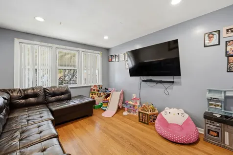3135 North Kilbourn Avenue Chicago IL 60641