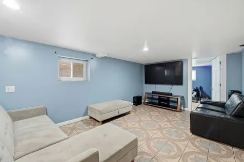 3135 North Kilbourn Avenue Chicago IL 60641