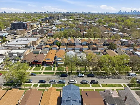3135 North Kilbourn Avenue Chicago IL 60641