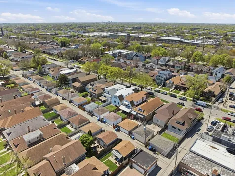 3135 North Kilbourn Avenue Chicago IL 60641