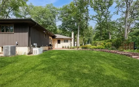 2041 East Gaisor Drive Crete IL 60417