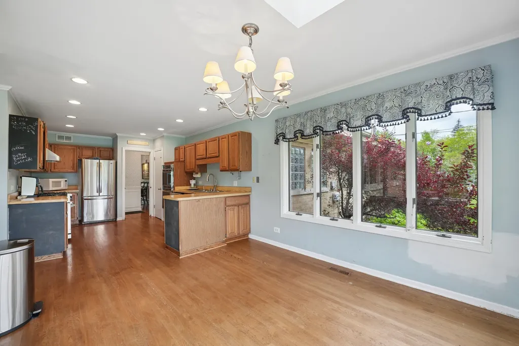 459 East Ridge Avenue Elmhurst IL 60126