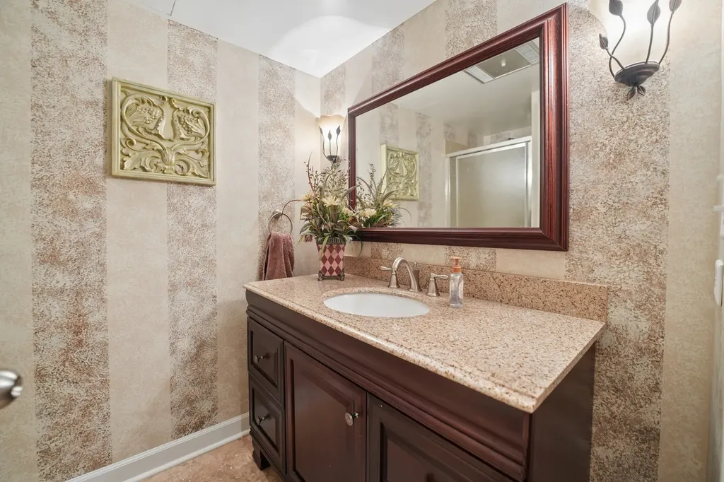 459 East Ridge Avenue Elmhurst IL 60126