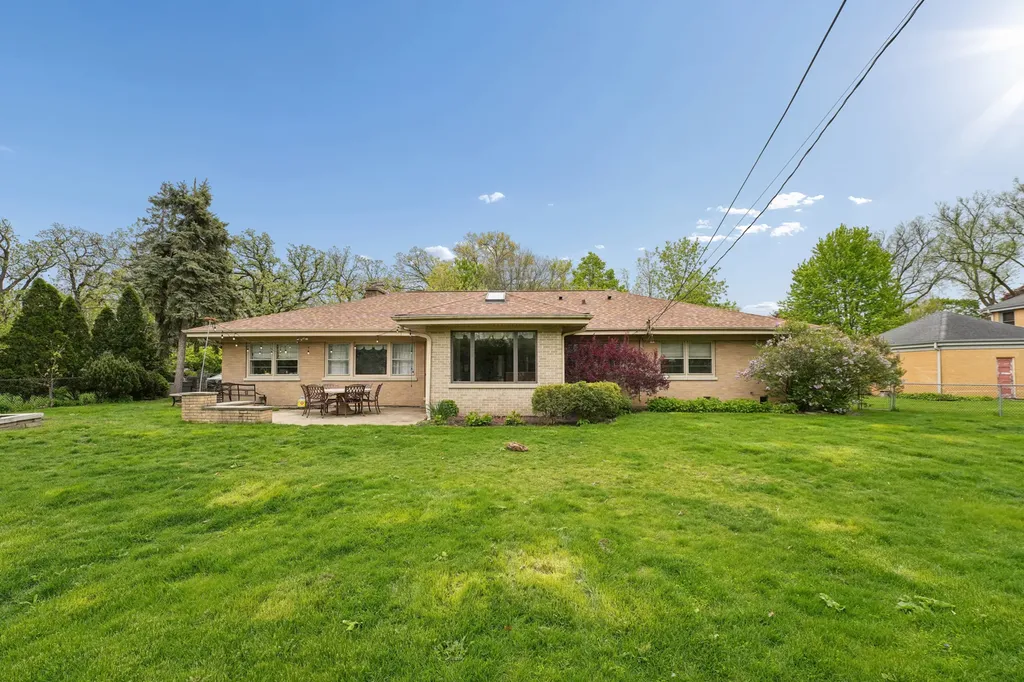 459 East Ridge Avenue Elmhurst IL 60126