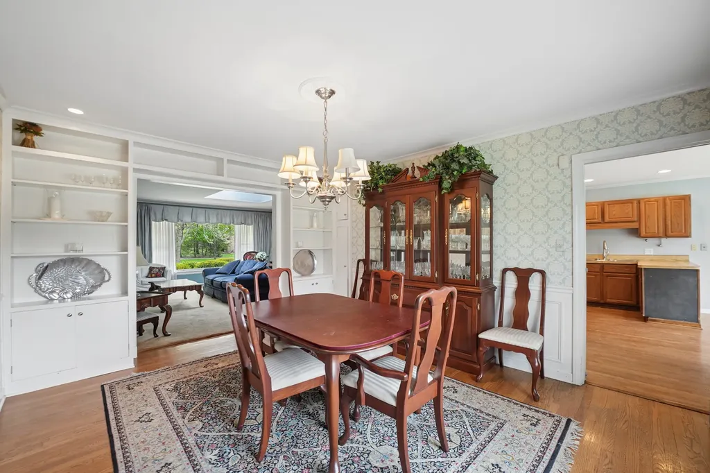 459 East Ridge Avenue Elmhurst IL 60126