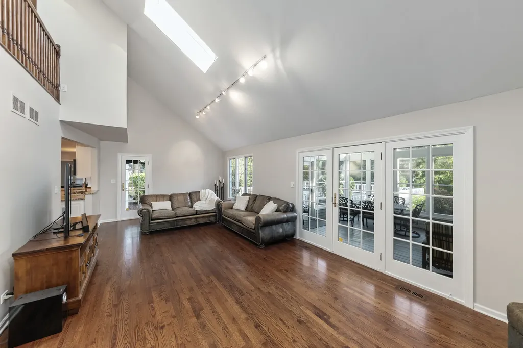 1177 Kenilworth Circle Naperville IL 60540
