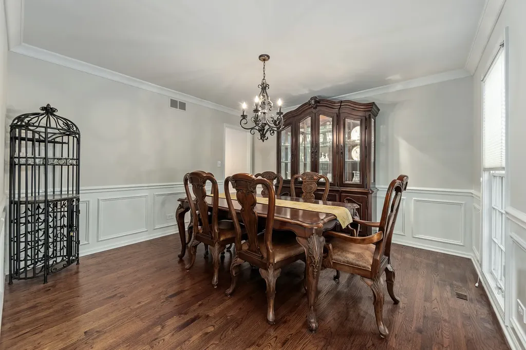 1177 Kenilworth Circle Naperville IL 60540