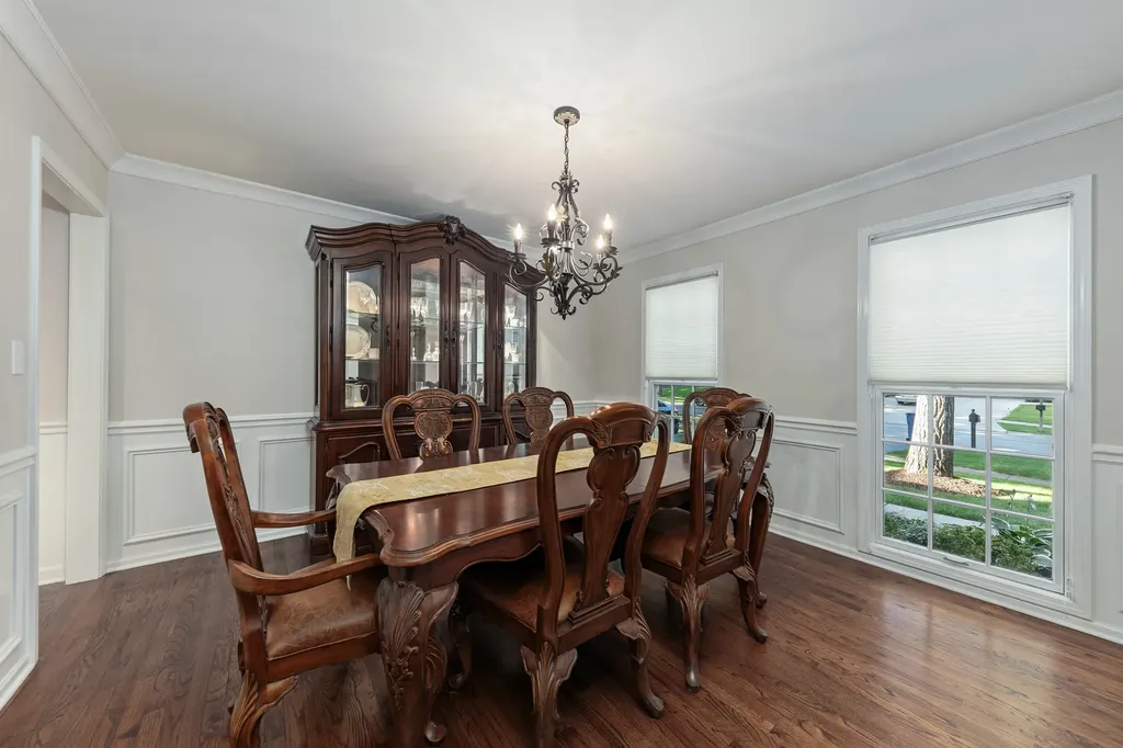 1177 Kenilworth Circle Naperville IL 60540