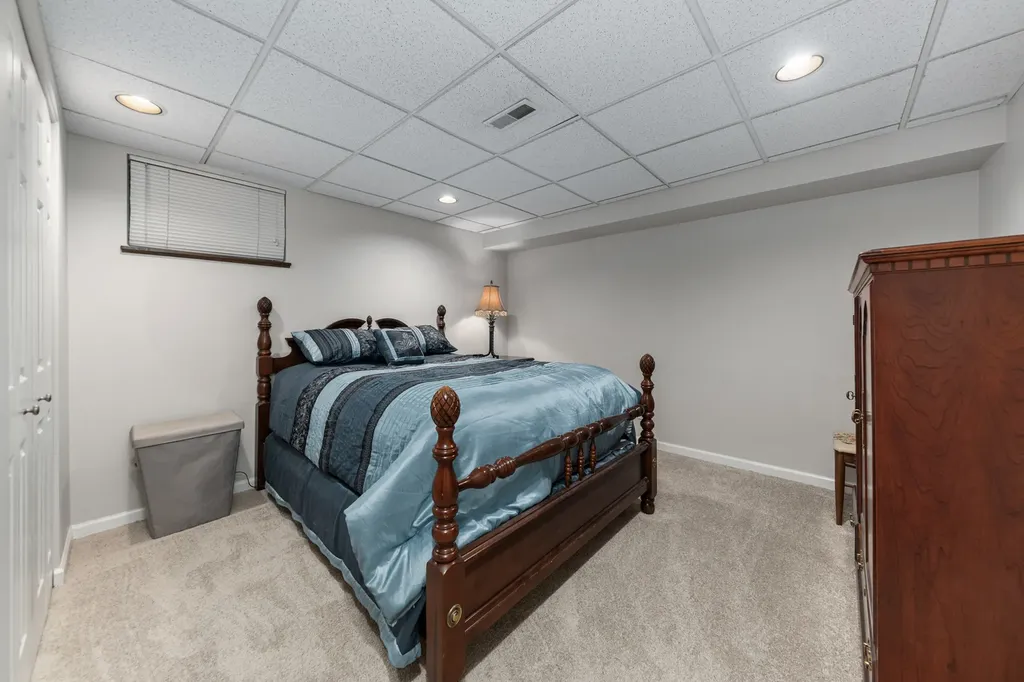 1177 Kenilworth Circle Naperville IL 60540