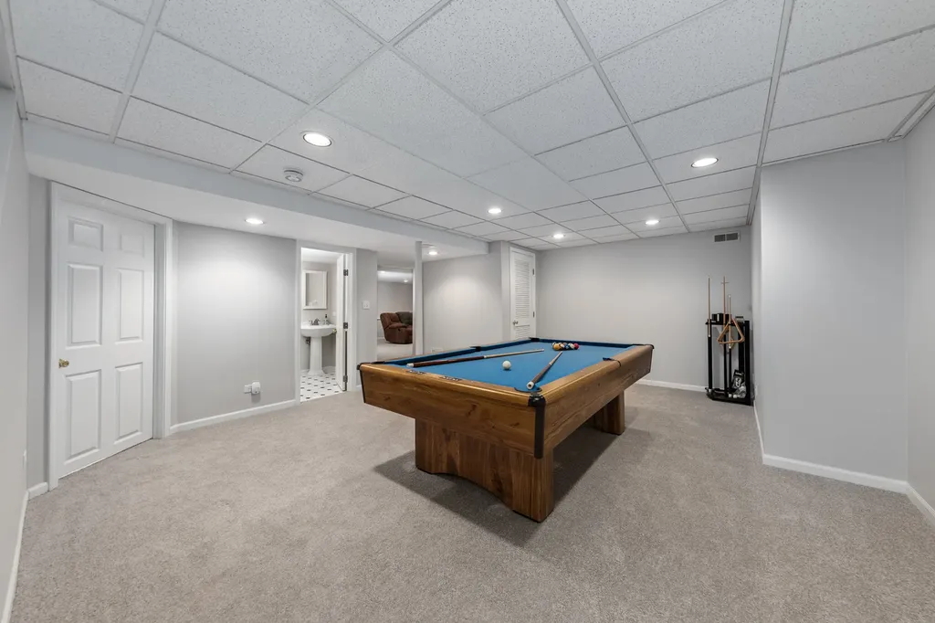 1177 Kenilworth Circle Naperville IL 60540