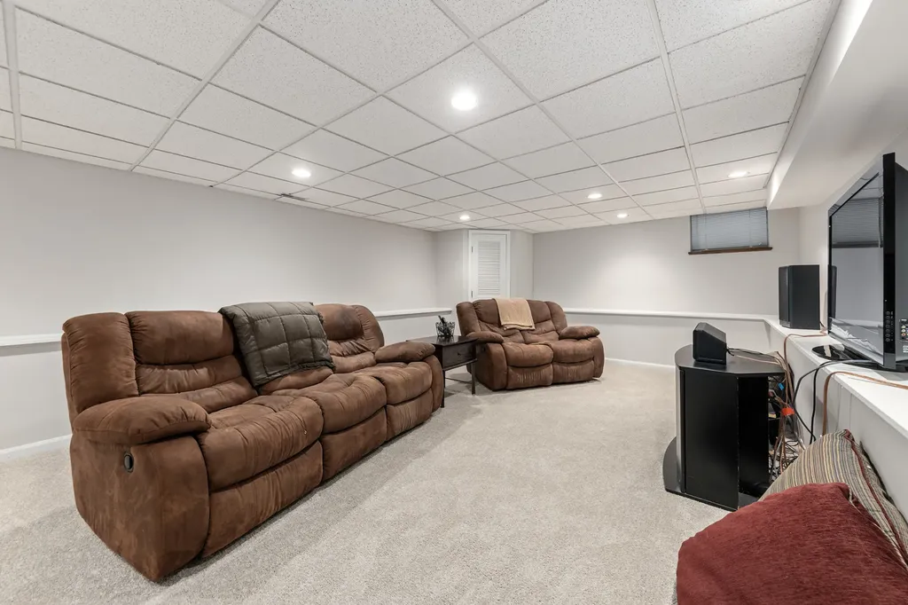 1177 Kenilworth Circle Naperville IL 60540