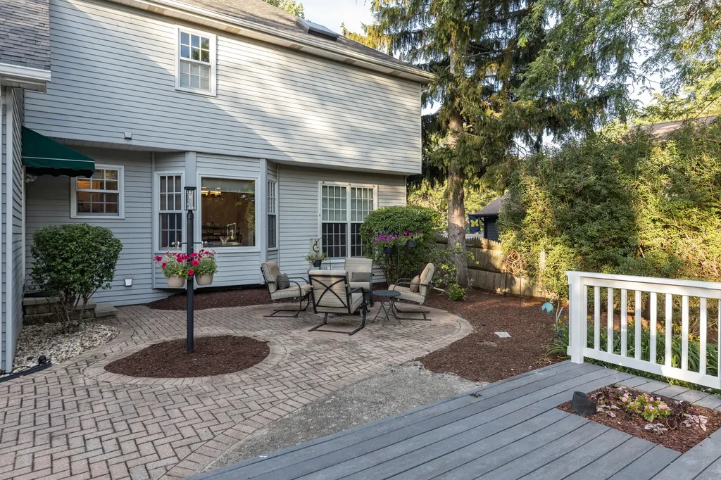 1177 Kenilworth Circle Naperville IL 60540